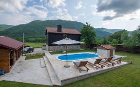 Nina Holiday Home With A Heated Pool